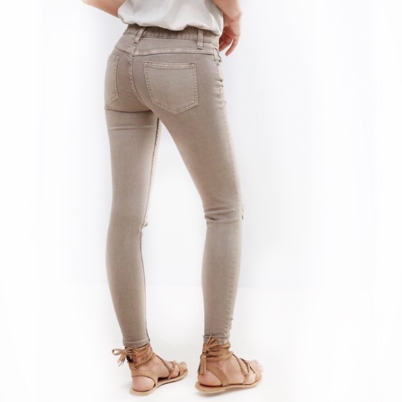 Free People light grey/taupe corduroy skinny pants - Picture 2 of 7